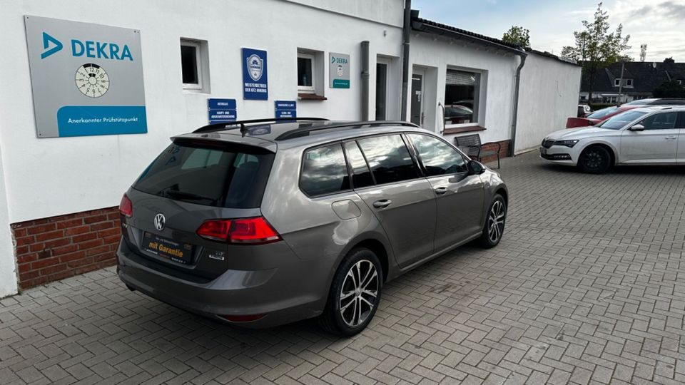 Volkswagen Golf VII Variant 1.6 TDI  Lounge BMT*XENON*NAVI* in Glückstadt