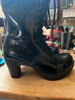 Dr. Doc Martens Lack Stiefel Plateau Gr.38 schwarz DEE Hessen - Trebur Vorschau
