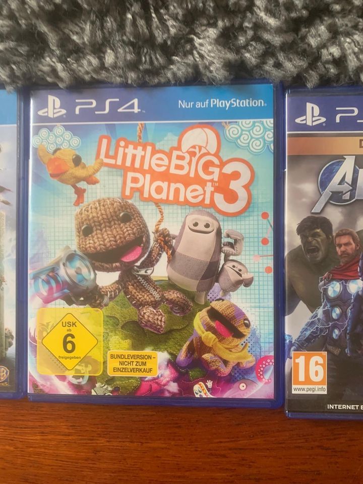 Verkaufe PS 4 mit Controller und vielen Spielen in Gotha