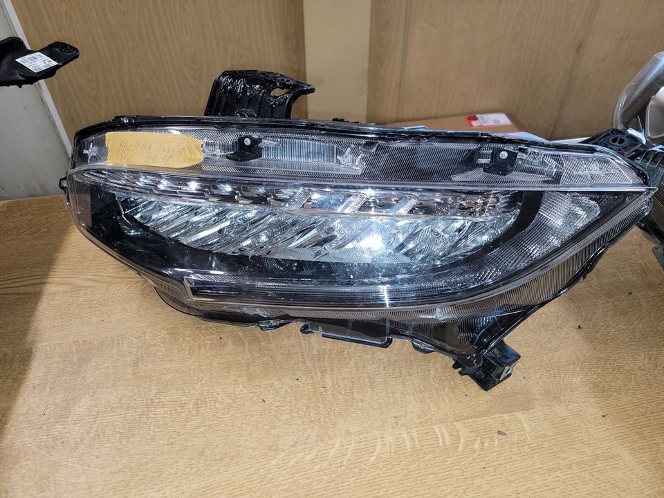 Scheinwerfer Honda Civic FK7 2017 Links LED 1 Halter war gebroche in Duisburg