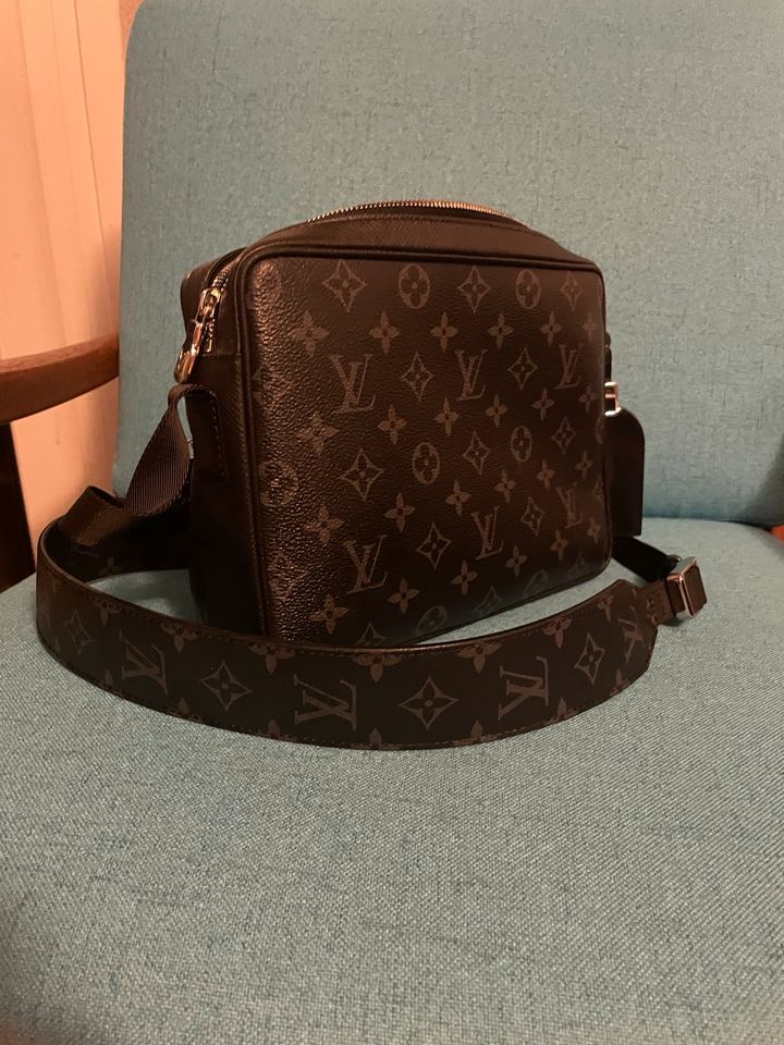 Louis Vuitton Outdoor Messenger in Berlin