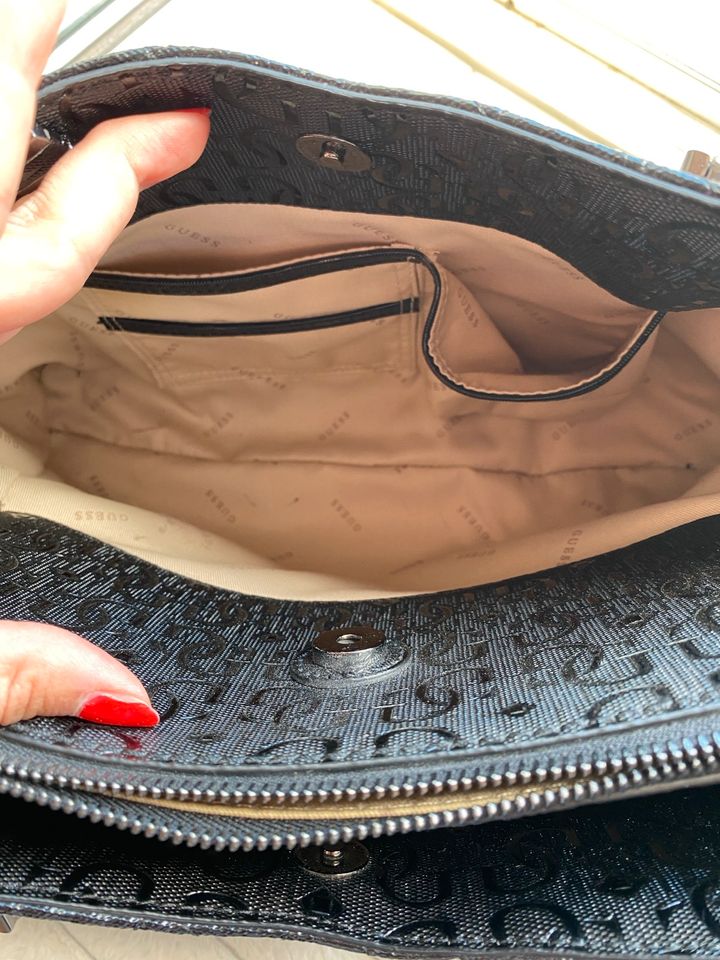 Guess LOLA Tasche Handtasche UVP155€ wie Neu in Nürnberg (Mittelfr)