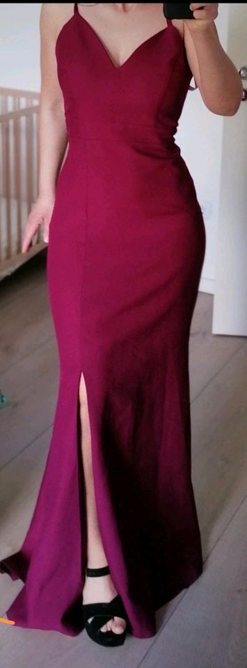 Abendkleid in einem sehr guten Zustand Größe 36/38 verstellbar! in Krefeld