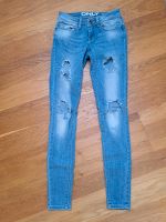 Only Jeans denim blau Löcher slim Gr. 25/32 top Nordrhein-Westfalen - Solingen Vorschau