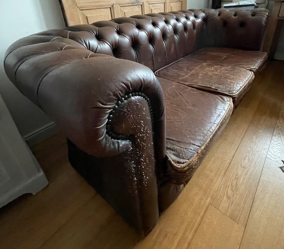 Chesterfield 3-er Sofa Original used nachhaltig Antik Dreisitzer in Kürten