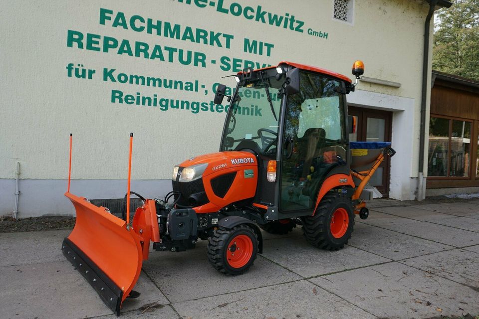 Winterdienst Traktor mieten - Kubota BX261 in Kreischa