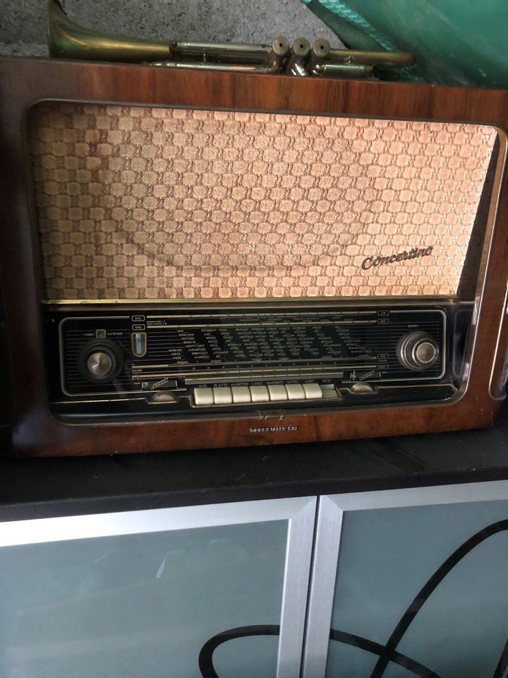 Telefunken Concertino Radio Vintage Alt in Utscheid