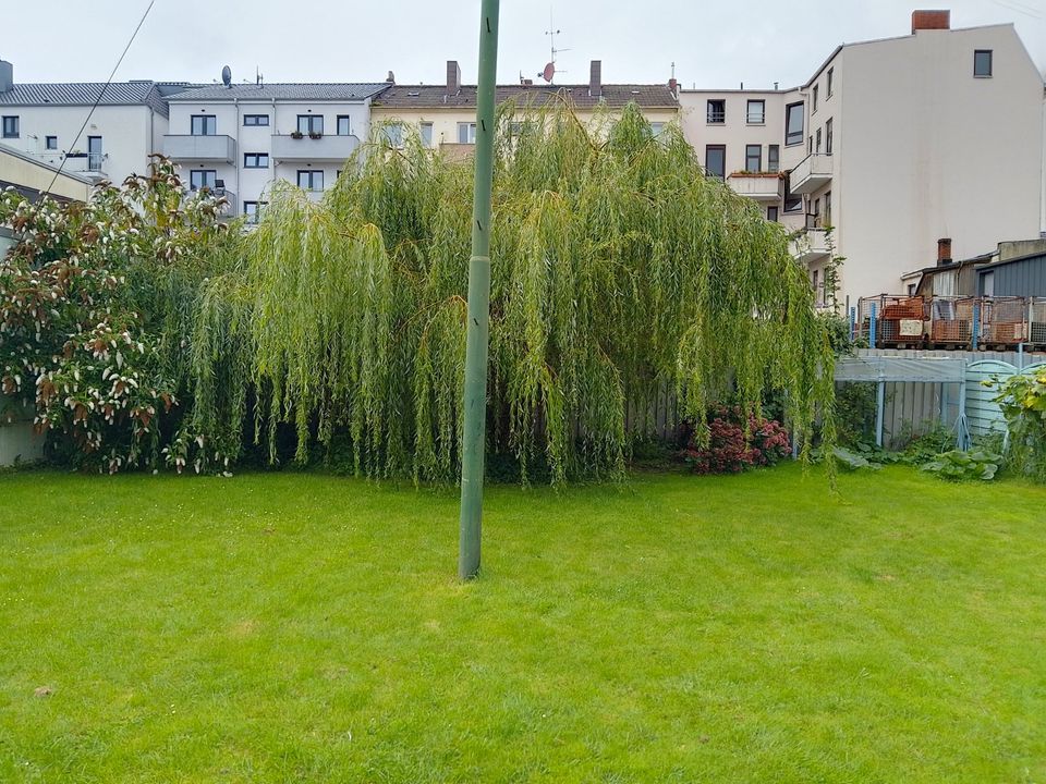 Gepflegte 3-Zimmer Hochparterre Wohnung in ruhiger Seitenstraße zwischen Wochenmarkt Geestemünde und Hbf. in Bremerhaven