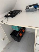 Schreibtisch in Weiß zu verkaufen. Mit Schubladen. Von Ostermann. Nordrhein-Westfalen - Gladbeck Vorschau