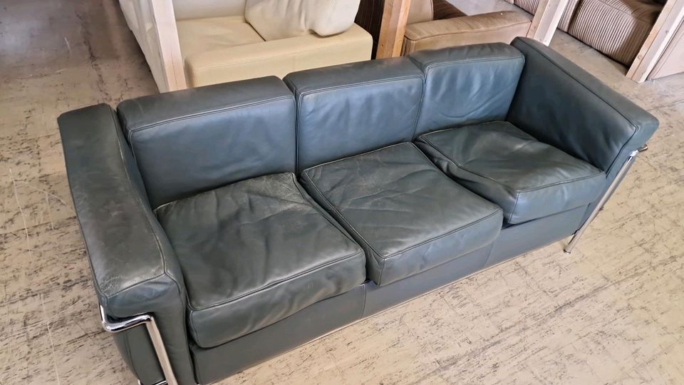 Cassina Le Corbusier Dreisitzer Ledersofa lc Couch in Altötting