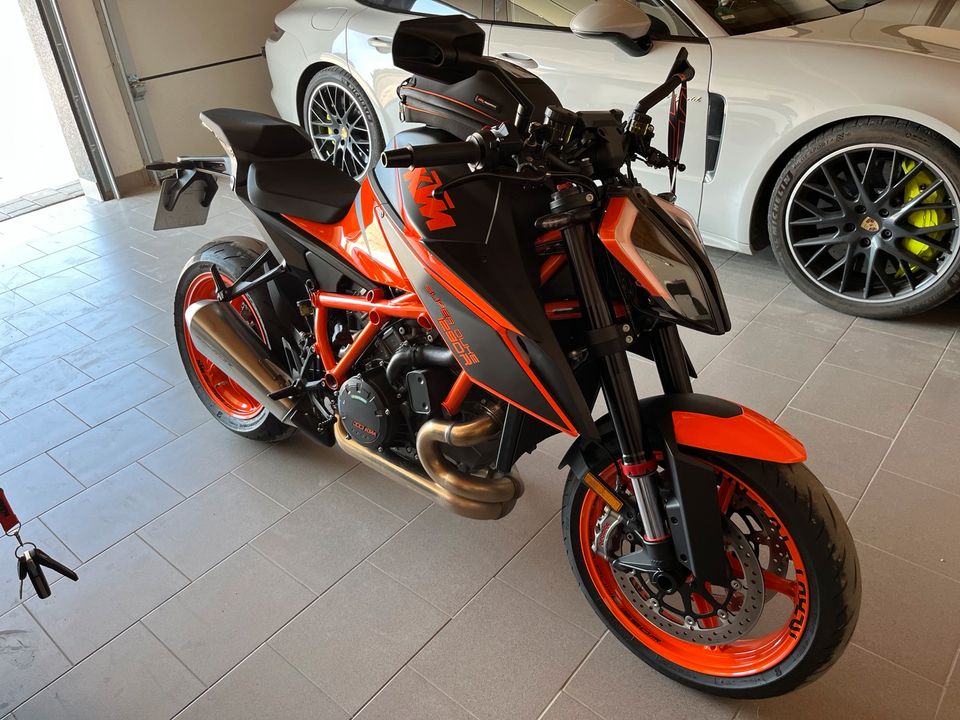 Motorrad KTM 1290 Super Duke r in Falkenberg