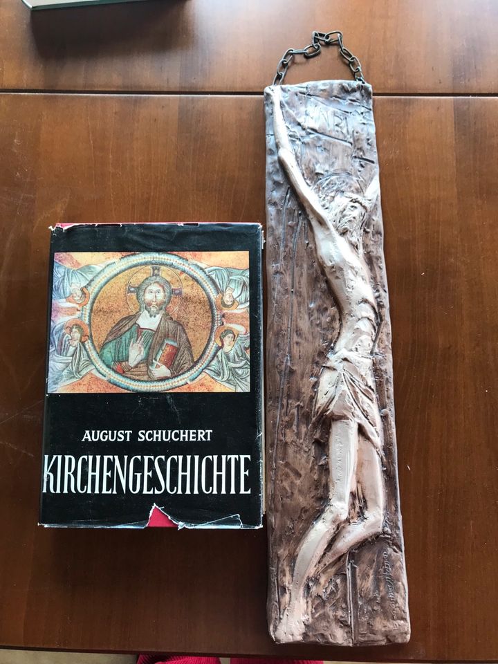 Buch und Jesus Wandhänger in Trier