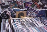 Suche Musik CDs ZU VERSCHENKEN Alben 70, 80, 90, 2000 alle Genres Niedersachsen - Uetze Vorschau
