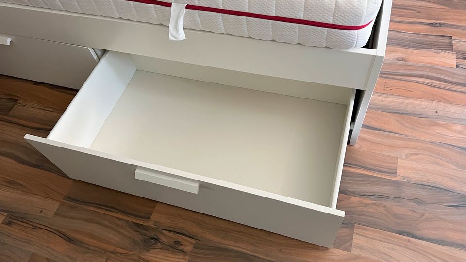 IKEA Brimnes Bett inkl. Lattenrost & Matratze in Norderstedt