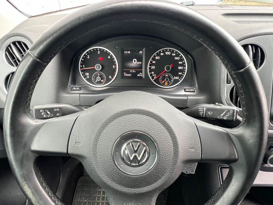 Volkswagen Tiguan*R-Line*Xenon*Klima*Licht+Sicht*AHK* in Braunschweig