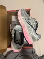 Nike zoom vomero hellgrau rosa (Damen) Berlin - Neukölln Vorschau