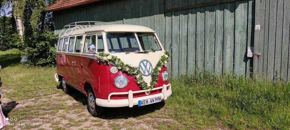 Hochzeitsauto T1 mieten VW Bulli Oldtimer Brautauto Rot in Herrngiersdorf