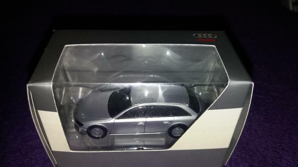 Audi A4 Avant Pullback - 1:64 - Original Audi Lizenz Modellauto in Mühlhausen