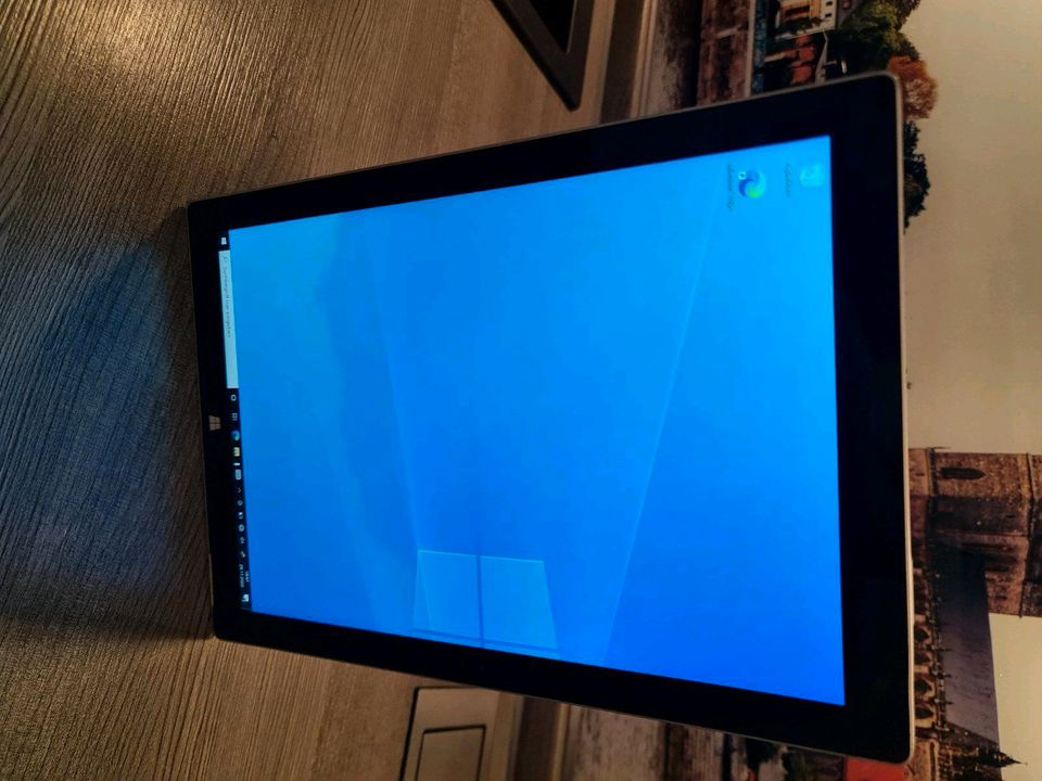 Microsoft Surface Pro 3 i5 8GB RAM Win10 Pro 256GB SSD in Magdeburg