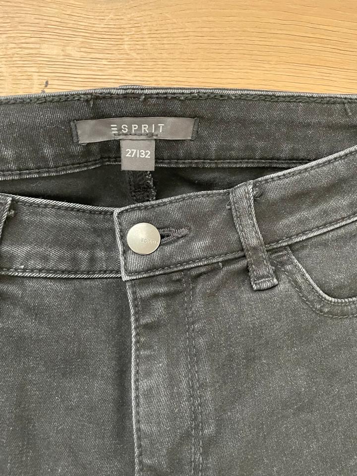 Skinny Jeans von Esprit mit glitzersteinen an den Seiten in Vöhl
