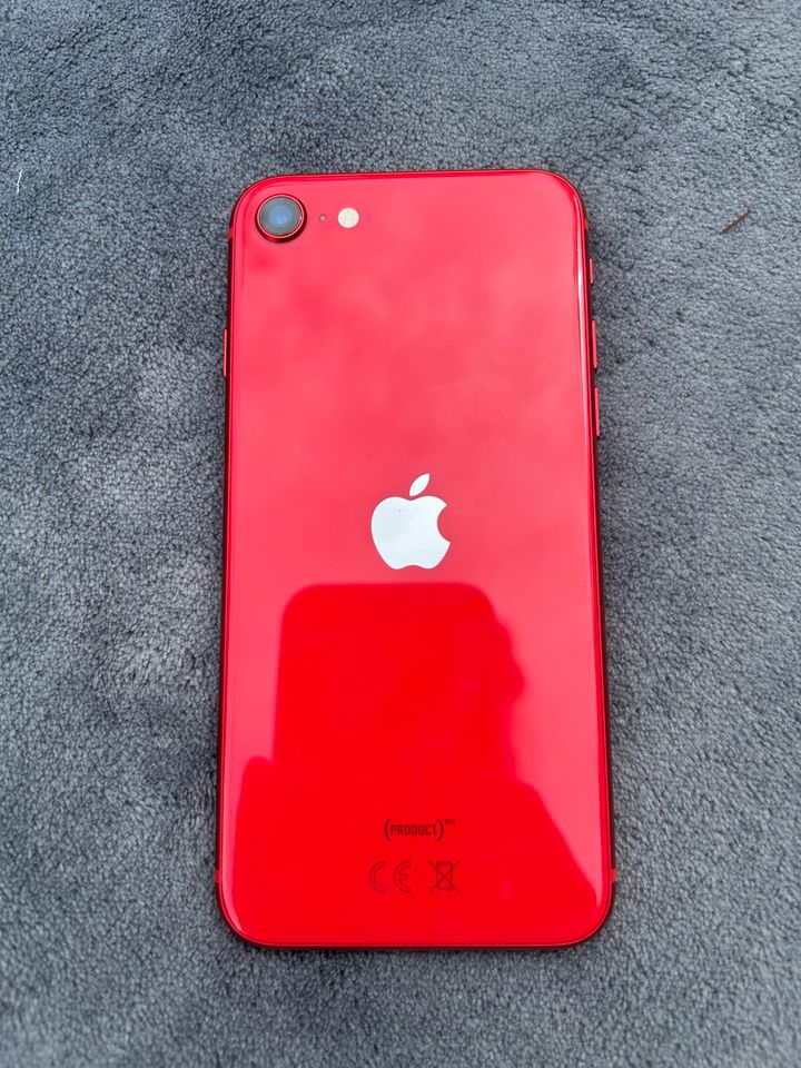 iPhone SE 2020 rot in Köln