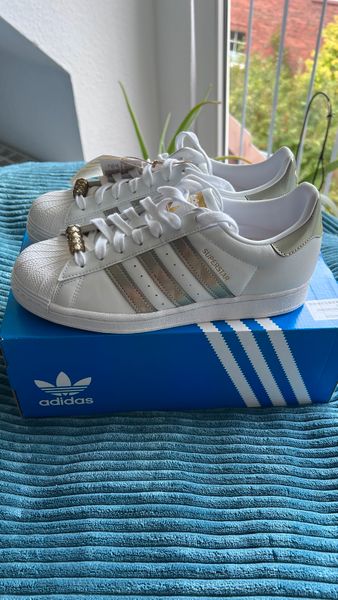 Adidas Superstar Silber/Gold mit Steinen 40 NEU in Nordfriesland - Niebüll  | eBay Kleinanzeigen ist jetzt Kleinanzeigen