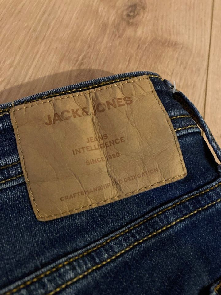 Jeans von Jack & Jones, Gr: 42, Farbe: blau, high waist in Buchholz in der Nordheide