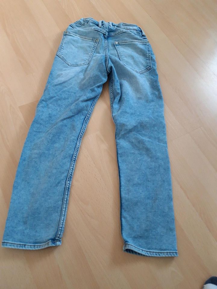 Jeans  relaxed fit Größe 140 in Landau in der Pfalz