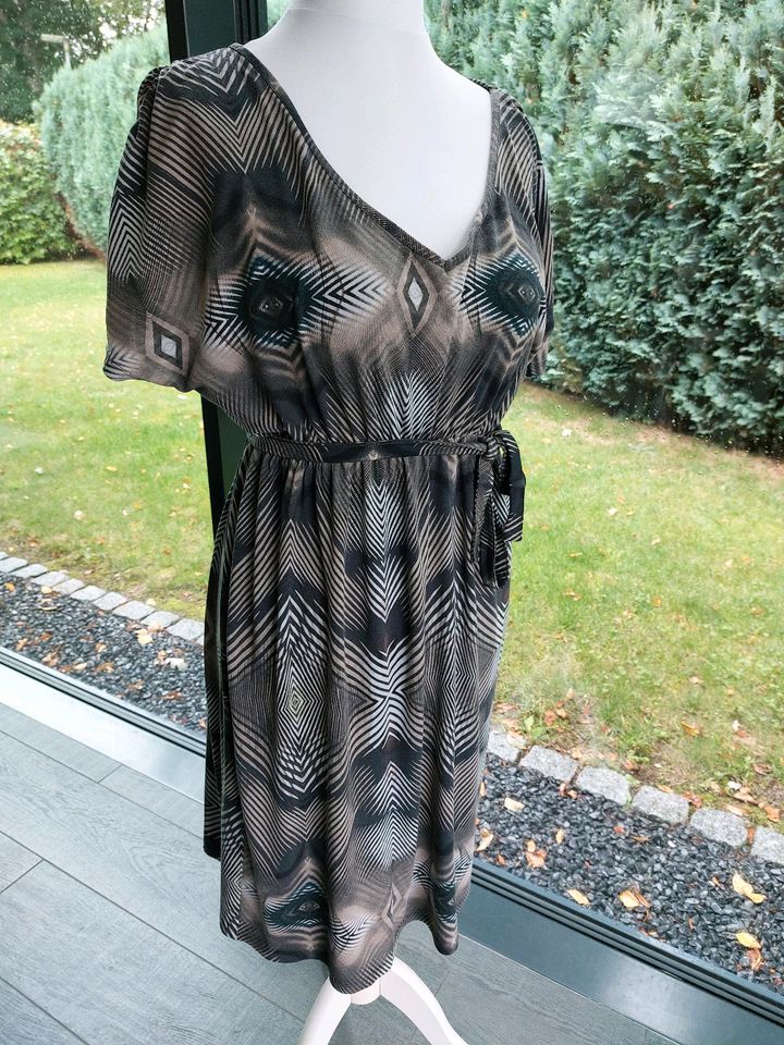 Mamalicious Kleid Umstandskleid Größe M in Loxstedt