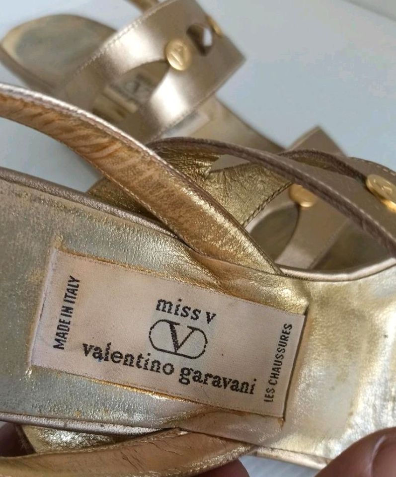 Original Valentino Garavani Pumps Sandalen Sandaletten gold 39, 5 in Berlin