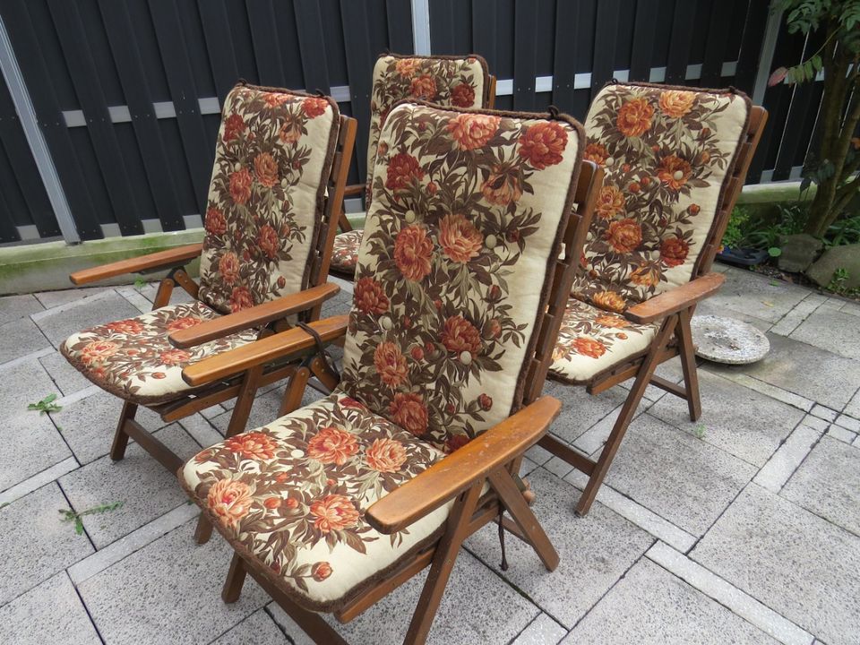 4 Gartenstühle Echtholz mit Auflagen in Dinslaken