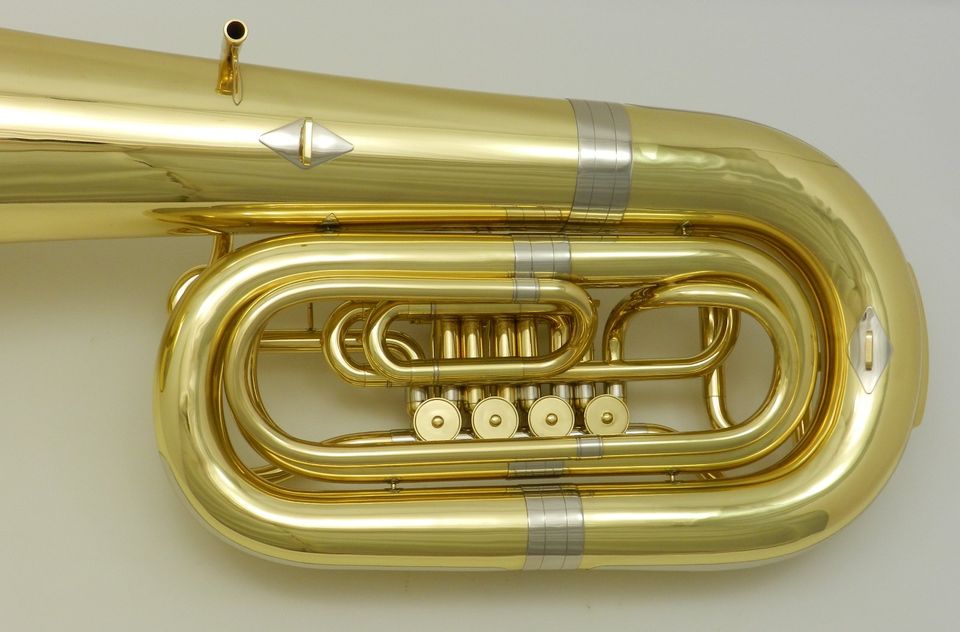 Tuba Bb Amati Lackiert Nach kompletter Renovierung DR22-212 in Görlitz