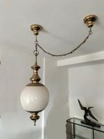 Vintage-Pendelleuchte aus Messing mit Opalglas-Kugel Nordrhein-Westfalen - Neuss Vorschau