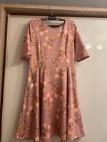 Sommerkleid Größe 40 Niedersachsen - Lastrup Vorschau