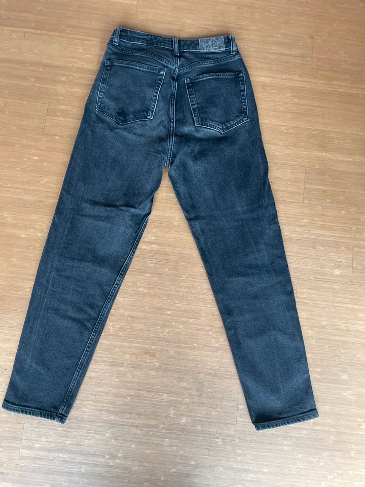 Bershka Mom Slim Gr.36 in Oberhausen