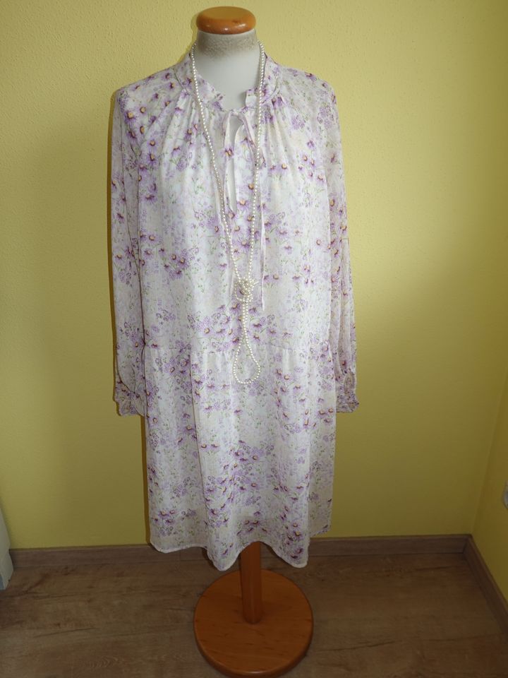 Kleid H&M beige mit Margeritten lila Gr L neu Versand in Landshut