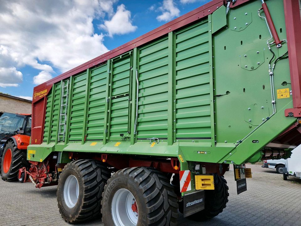 Strautmann Magnon CFS 8-410 Ladewagen Vorführer ca 110 Fuhren in Nittenau