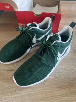 Herren Schuhe Nike Roshe One Gr.44 dunkelgrün NEU Ovp Niedersachsen - Oldenburg Vorschau