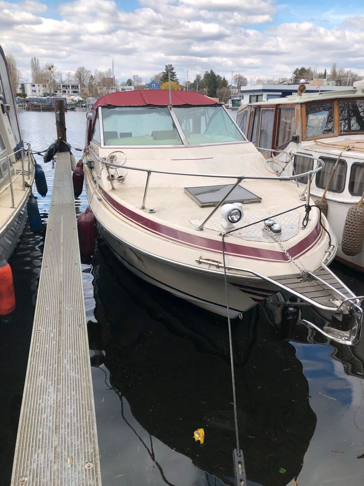 Motorboot / Kajütboot in Berlin