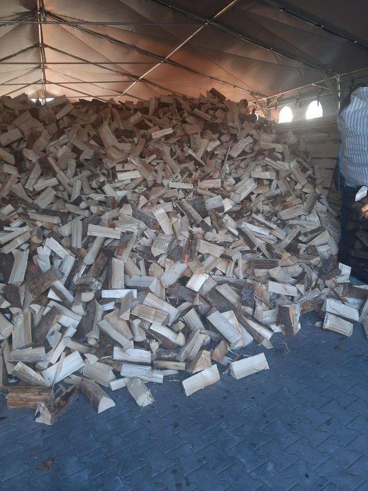 Brennholz, Feuerholz nach Kundenwunsch in Bad Aibling