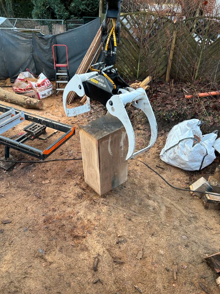 Holz Klotz Block Hocker Dekosäulen in Ahrensburg