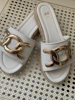 "H & M" Espadrilles Pantoletten weiß/gold Gr.35 Plateau 2 cm TOP! Niedersachsen - Bad Zwischenahn Vorschau