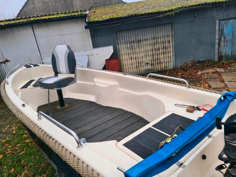 Angelboot 3,8m lang und 1,5m breit mit 4ps Motor und Trainer in Gladbeck