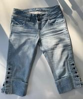 CLOSED Capri-Jeans 34 36 ital. 42 blau Knöpfe wie NEU! Niedersachsen - Lüneburg Vorschau