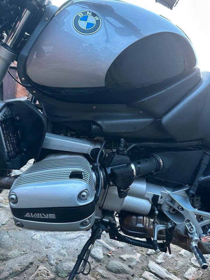 BMW R1100R in Sichau