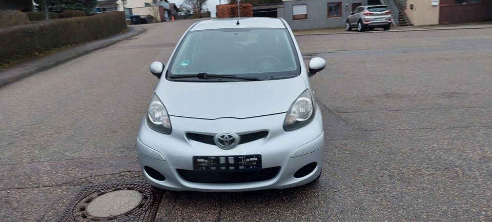 Toyota AYGO Cool 5 Türen Klima el.FH 5L-Auto in Weissach