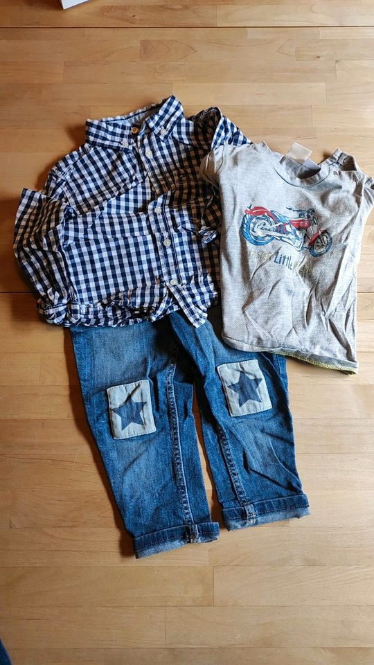 Set aus Jeans, Longsleeve und Hemd in 80 in Vallendar