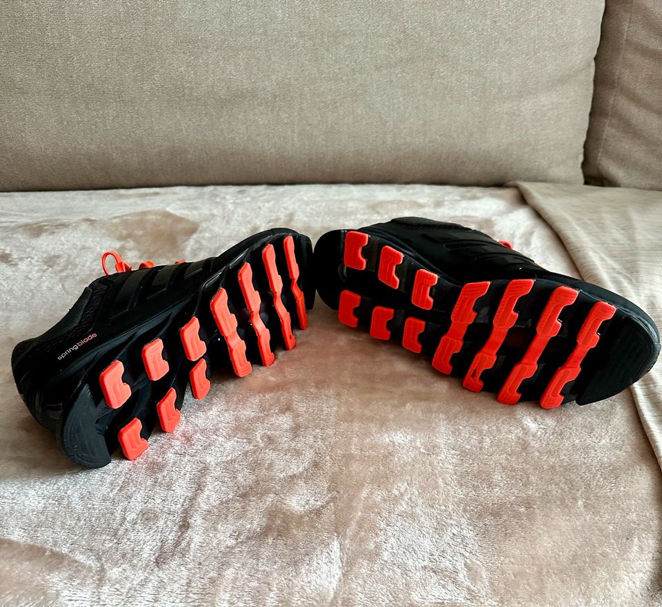 Adidas Springblade "Neuwertiger Zustand" Größe 41 1/2 in Berlin