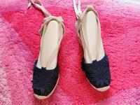 Tory Burch Wedges Keilabsatz Gr. 39 8 1/2 schwarz 3D- Blumen Sachsen - Zwickau Vorschau