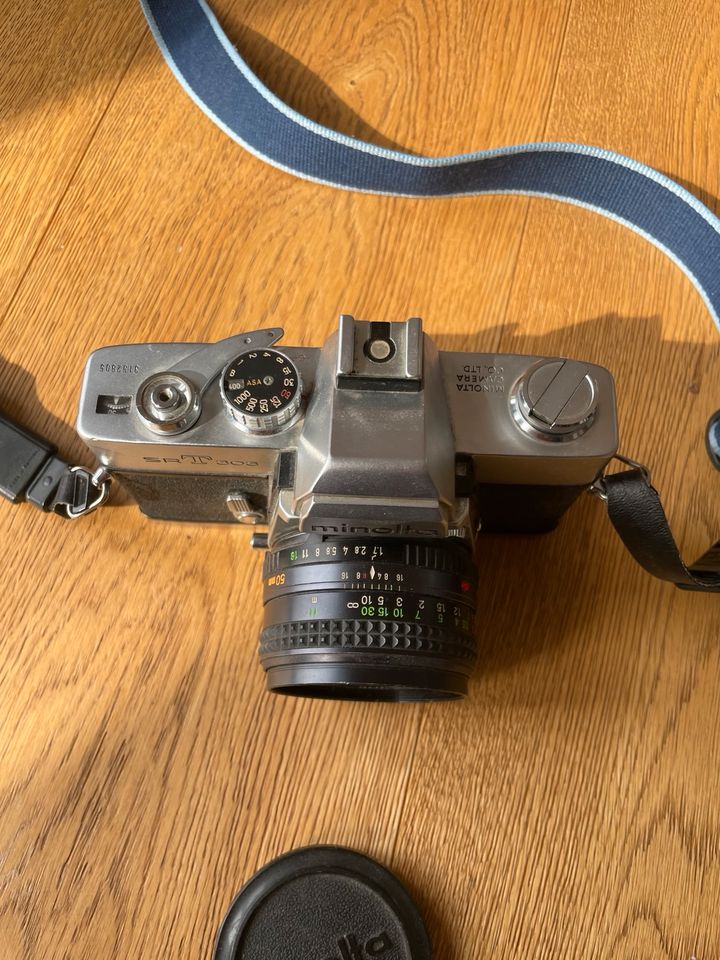 Minolta SRT 303 Spiegelreflexcamera in Lochhausen